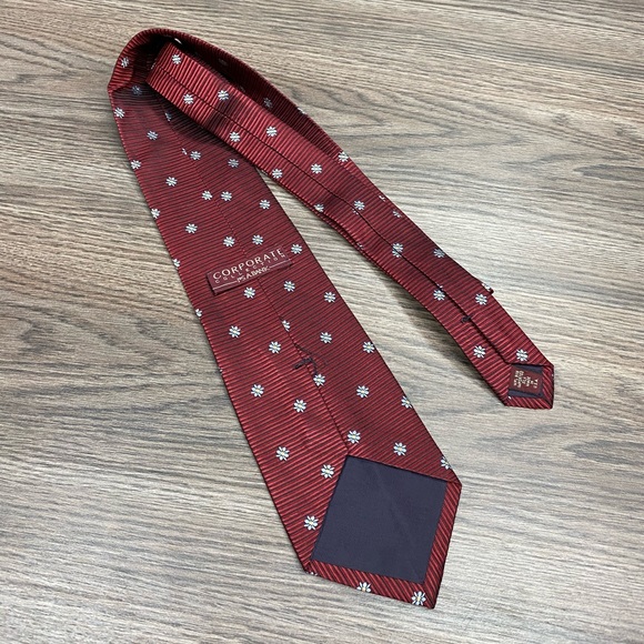 Jos A Bank Red w/ Blue & Gold Flower Check Tie - Picture 2 of 4